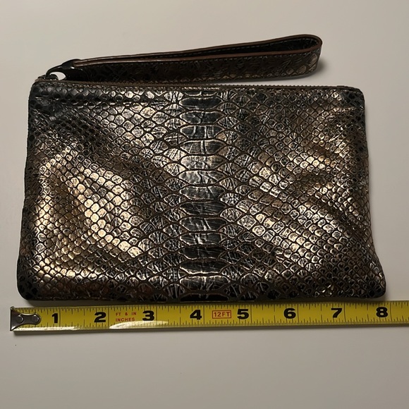 Henri Bendel bronze metallic python snakeskin zippered pouch wristlet - Picture 6 of 7